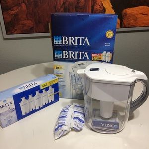 🎉SOLD🎉NWT Brita Pitcher 10cup + 7 filters